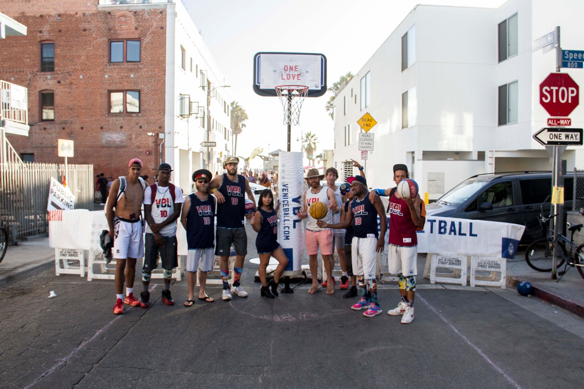 Venice Brooks Fest!! Pop Up dunk fest in the streets of Venice